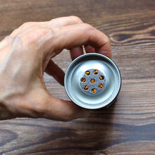 Load image into Gallery viewer, Gerösteter Sesam Kimchi (Furikake) in Gewürzdose
