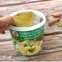 Lade das Bild in den Galerie-Viewer, Grüne Currypaste Stillife
