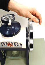 Load image into Gallery viewer, Kakigori Shaved Ice Maschine Device_02
