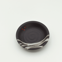 Load image into Gallery viewer, Japanisches Schälchen Tengu schwarz
