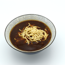 Load image into Gallery viewer, Miso Ramensuppe mit Nudeln
